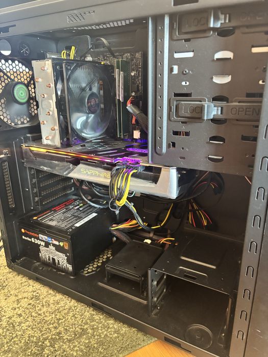 Calculator/PC Gaming• i5-9400F• Placa video 8gb• SSD 1Tb• 16gb ram