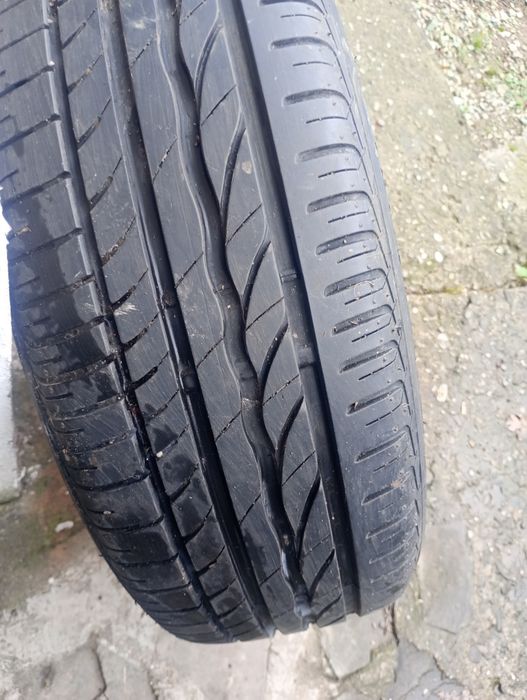 Vând cauciuc cu geanta de bmv seria1