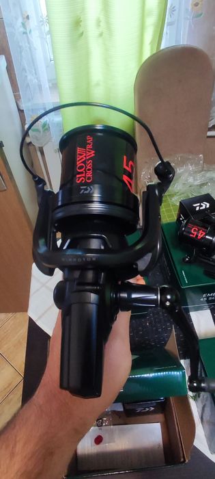 Vând 4 Mulinete Daiwa Emblem 45 SCW QD