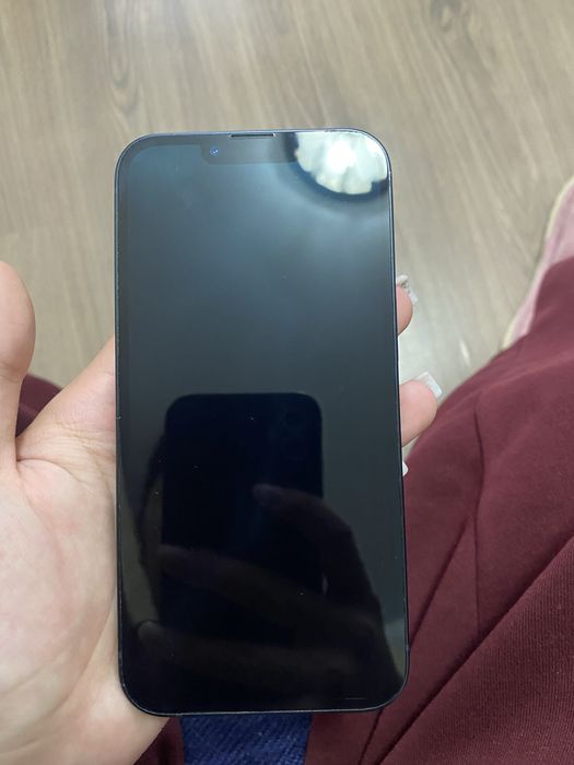 Продаю айфон 13 черного цвета