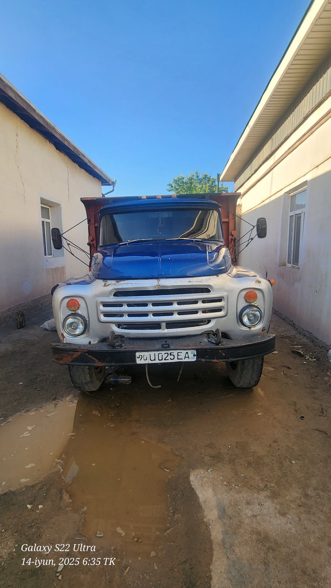 Zil mashinasi  sotiladi
