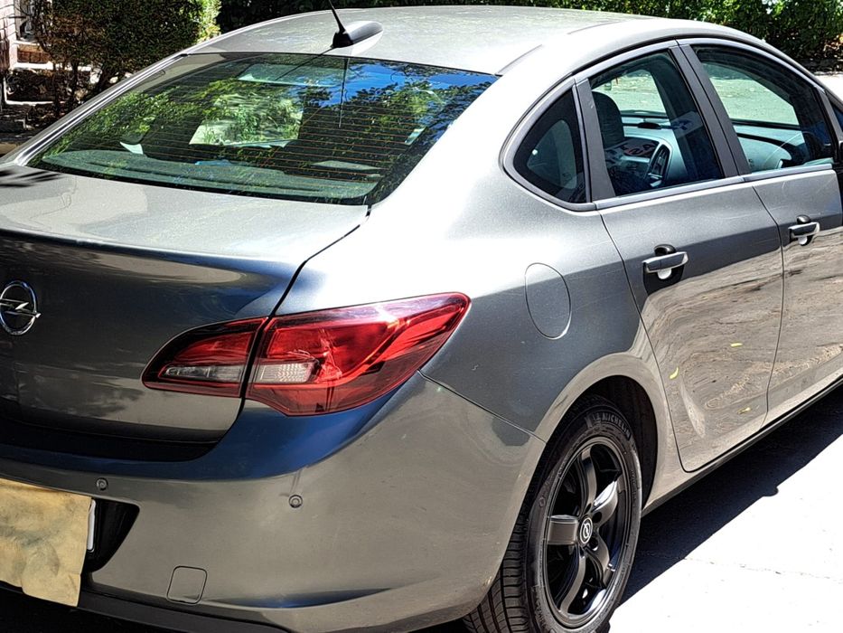 Opel astra j sedan GPL Euro6