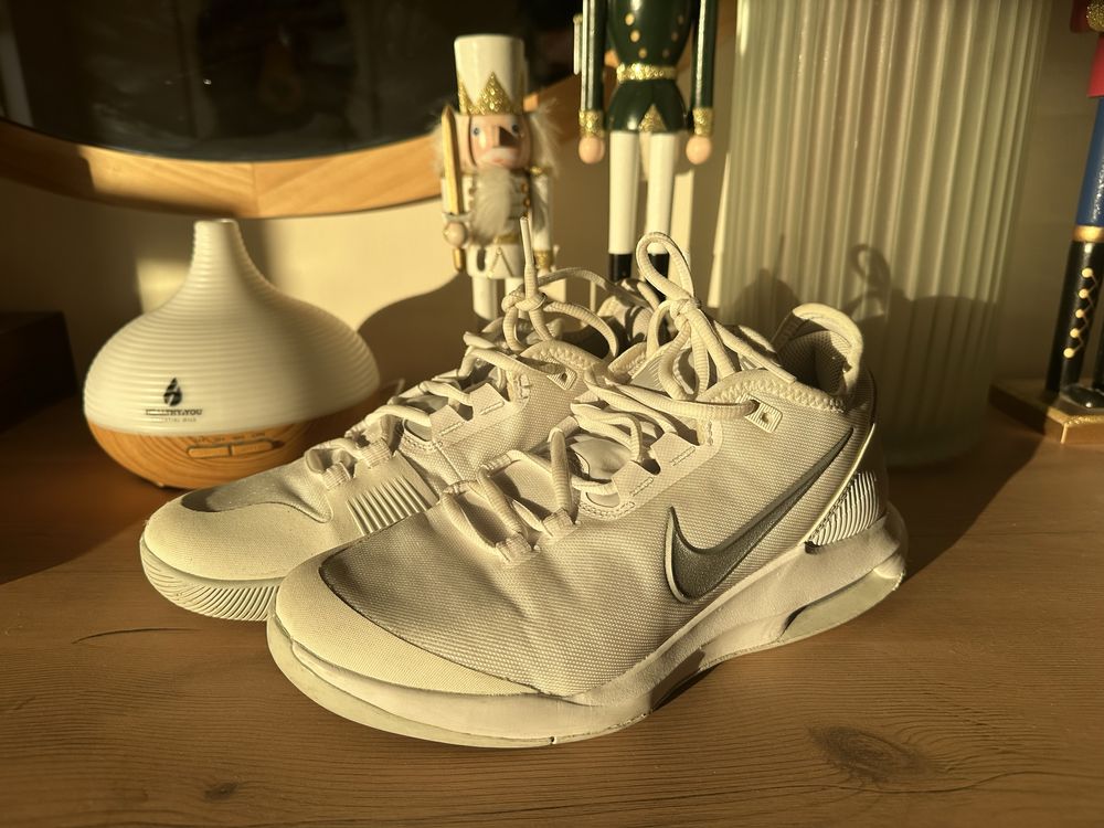 Nike Air номер 38 маратонки, бели