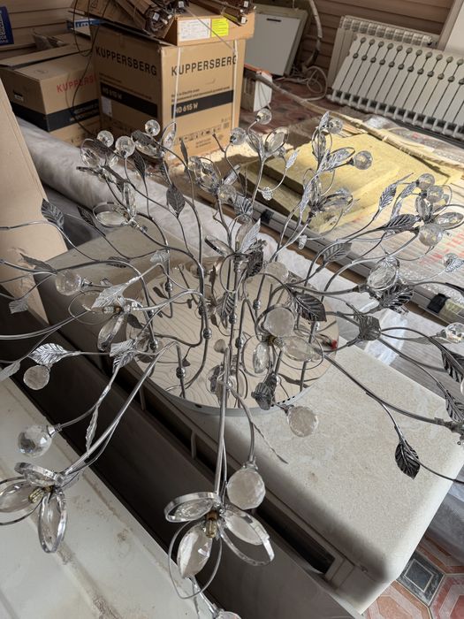 Люстра б/у в хорошем состоянии