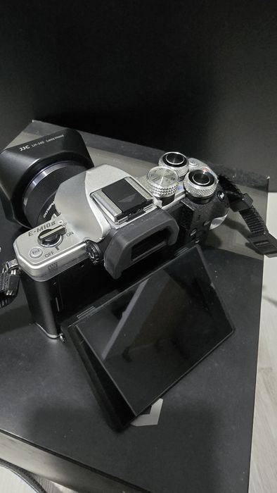 Olympus OM-D E-M10 Mark II