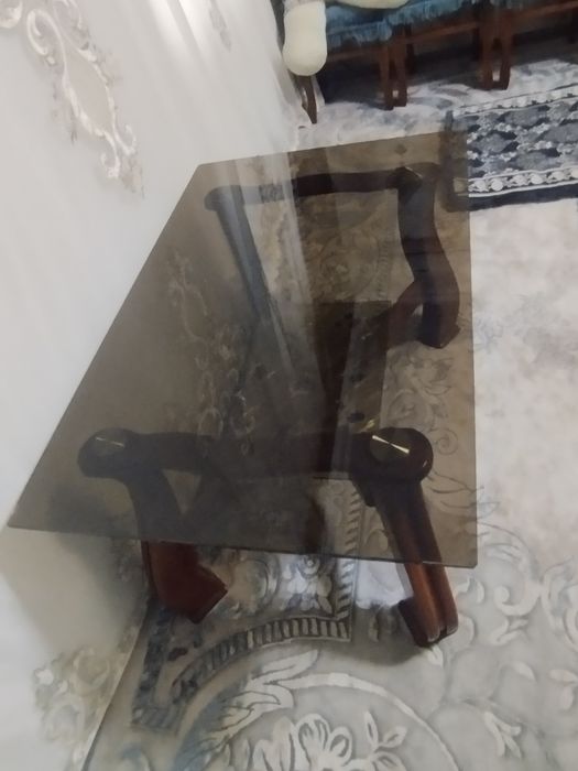 Журнальный стол сотилади