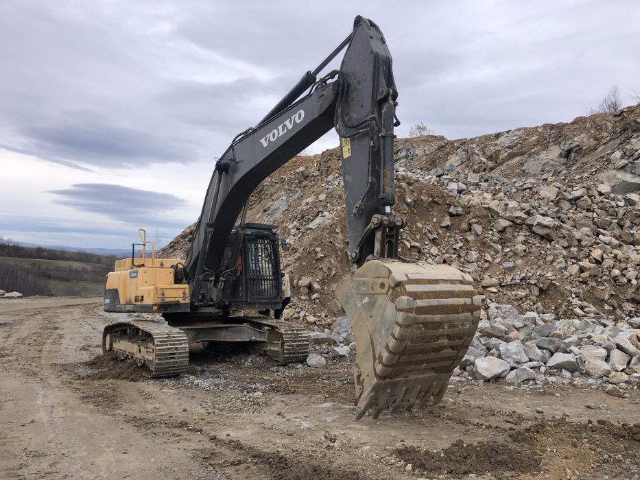 Excavator Volvo EC300D