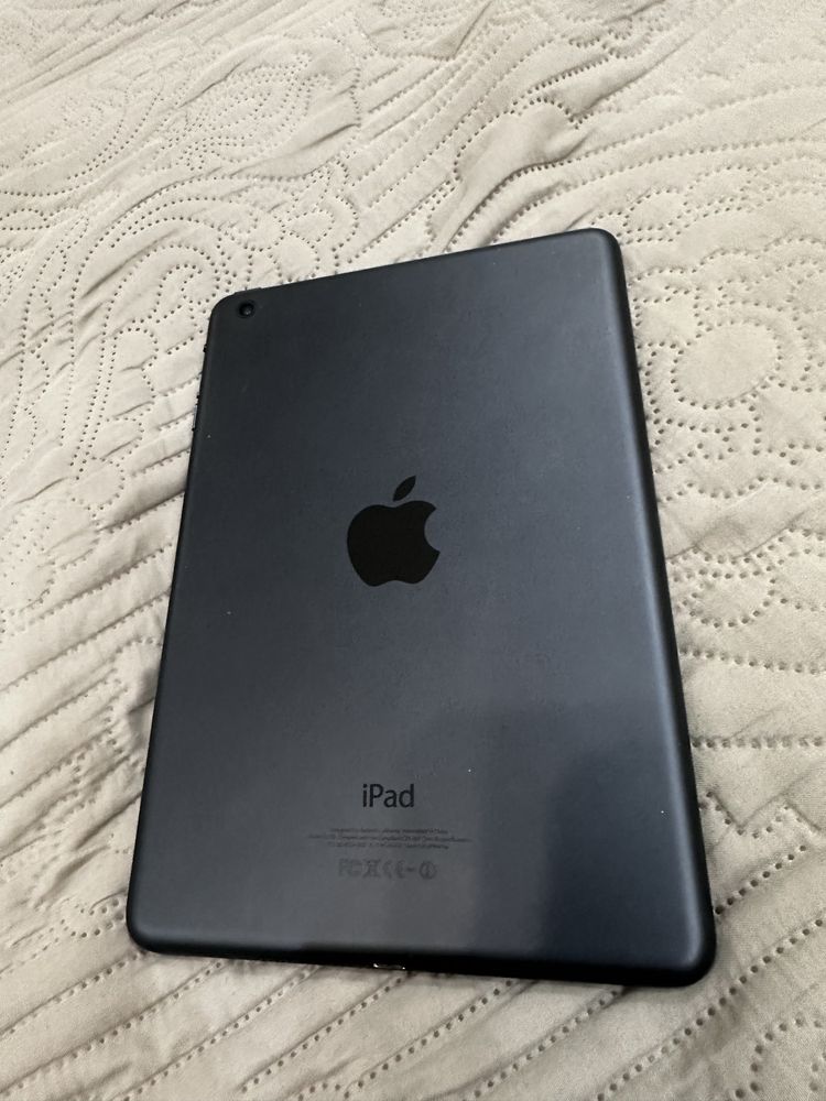 Ipad mini 32 gb в отличном состоянии ,старая модель