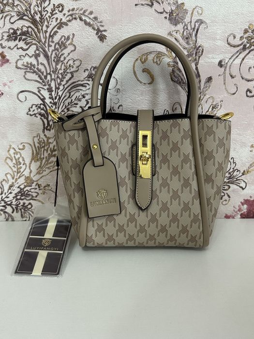 Продам маленькую сумочку