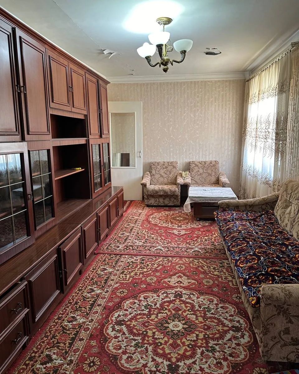 Продается 1 ком.квартира на 4/4 этаже с 6 метровым балконом в Гагарина