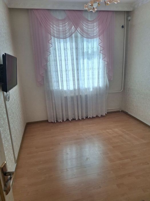 продается своя квартира на 4 квартале юнусабад