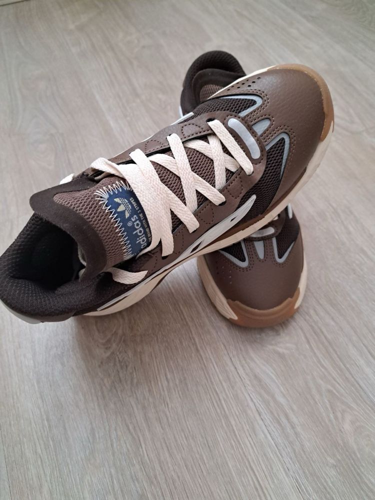 Маратонки adidas