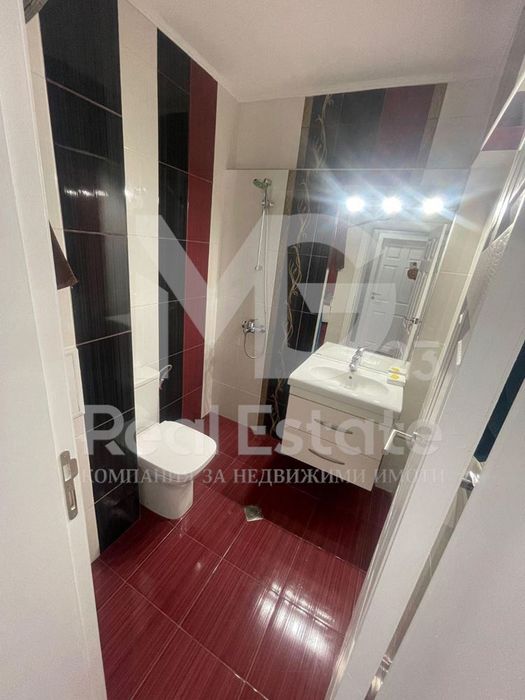 Продава се Тристаен апартамент в Пловдив, Коматевски възел - 101 кв.м за 1981 €/кв.м - Снимка #8