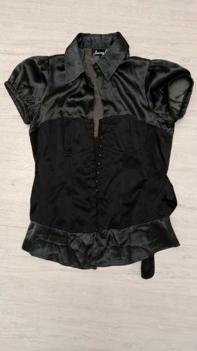 Головная блузка с корсетом