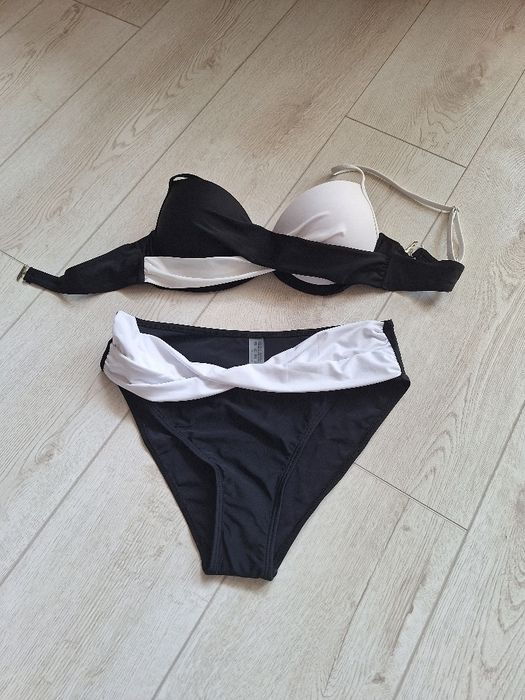 Дамски бански костюм