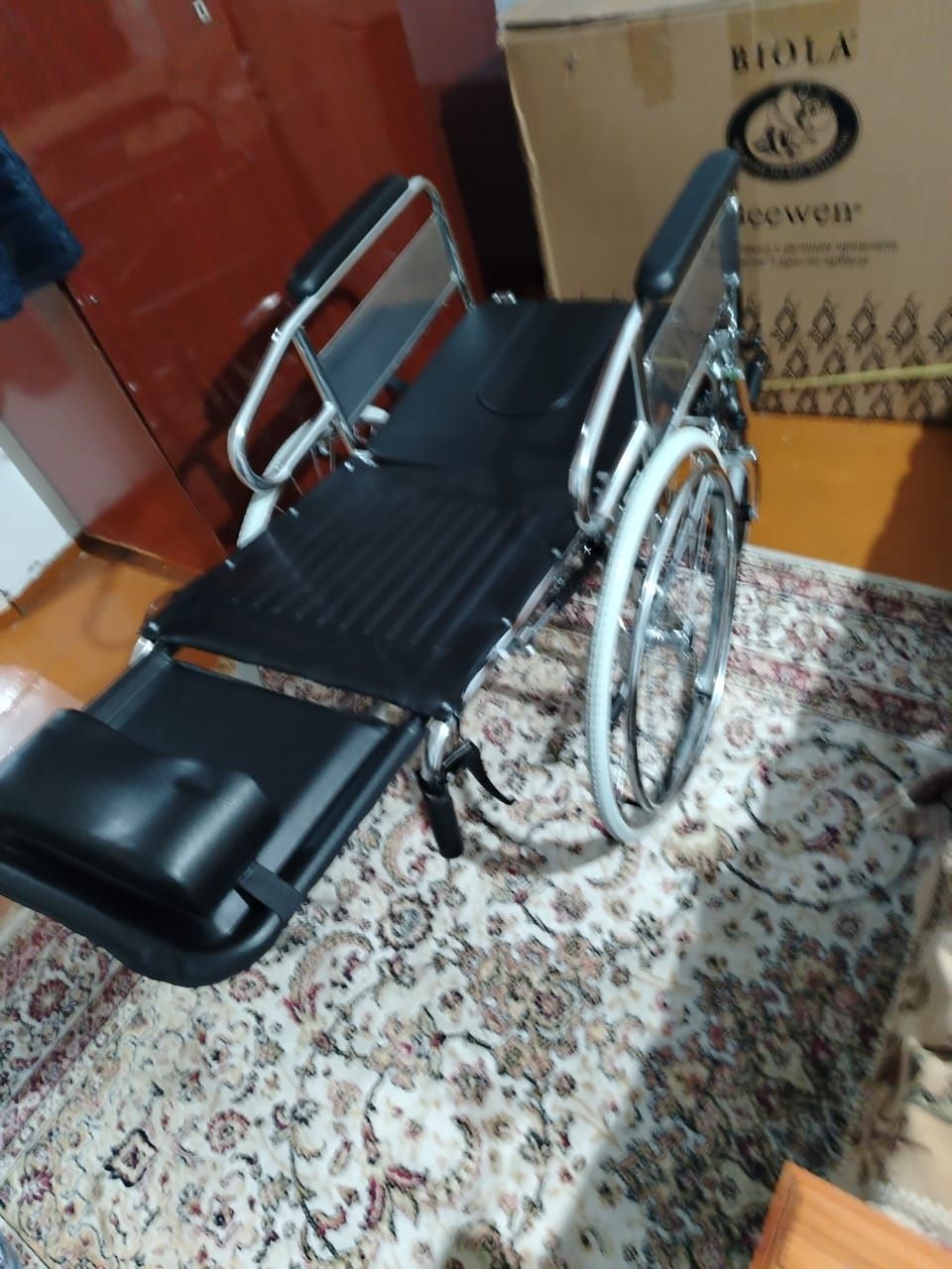 Продам инвалидную коляску трансформер  с биотуалетом состояние новая