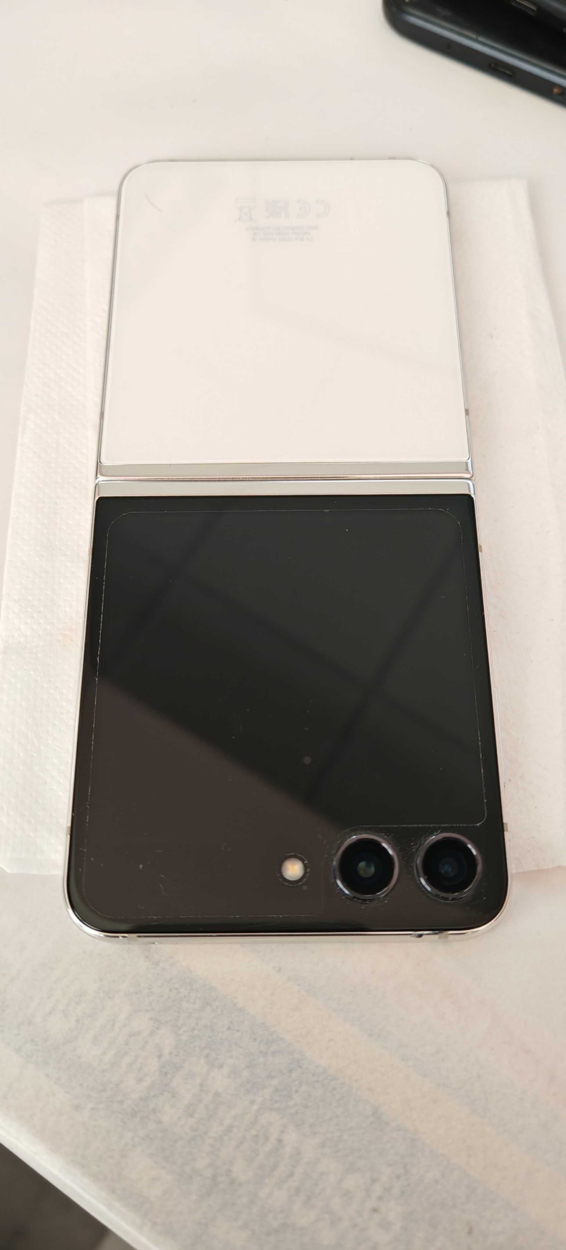 Samsung Galaxy Z Flip5