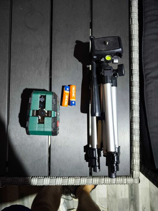 Nivela laser cu linii incrucisate Parkside PKLL 10 B4, cu trepied