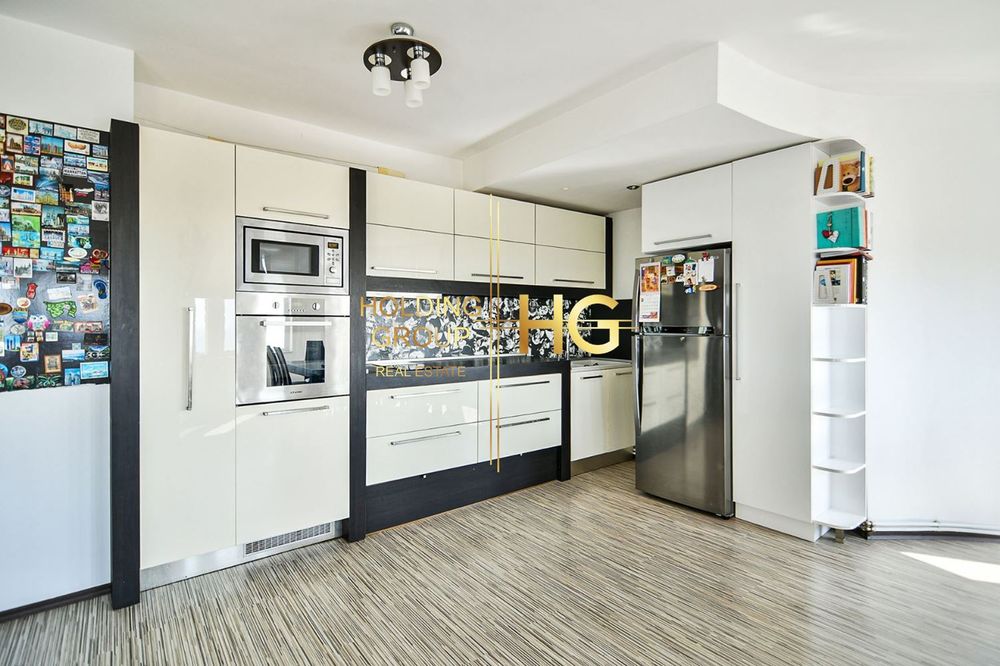 Продава се Тристаен апартамент в Варна, м-т Траката - 108 кв.м за 1973 €/кв.м - Снимка #1