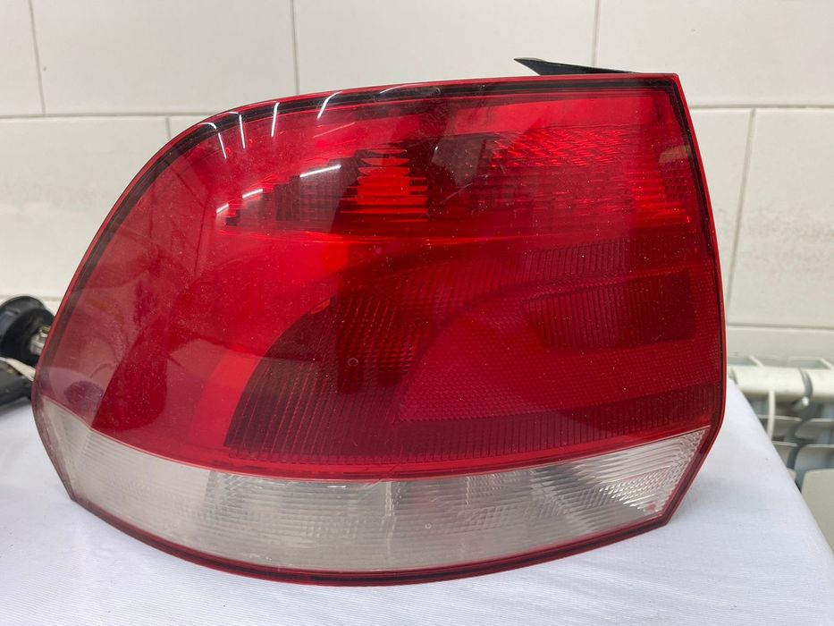 Задний фонарь для фольцваген поло 2013 года, левая сторона.