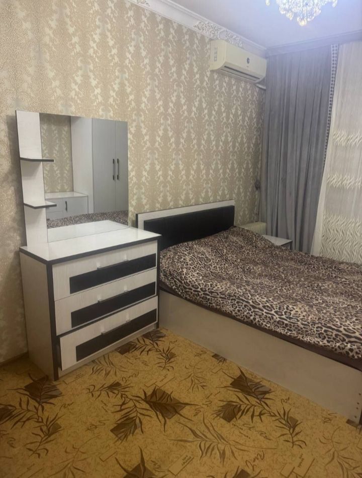 Продаётся  двухкомнатная квартира на Самарканд дарвоза, Ор-р Уч Чинор.