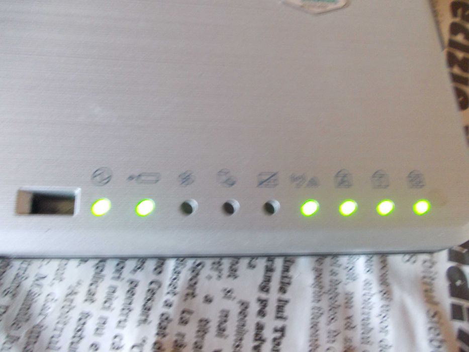 carcasa Toshiba satelite C70D-:B-11G si Fuji siemens de 17" AL 2528