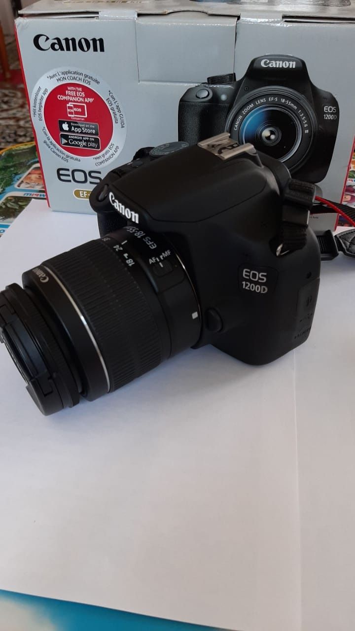 Продаю фотоаппарат Canon EOS 1200D