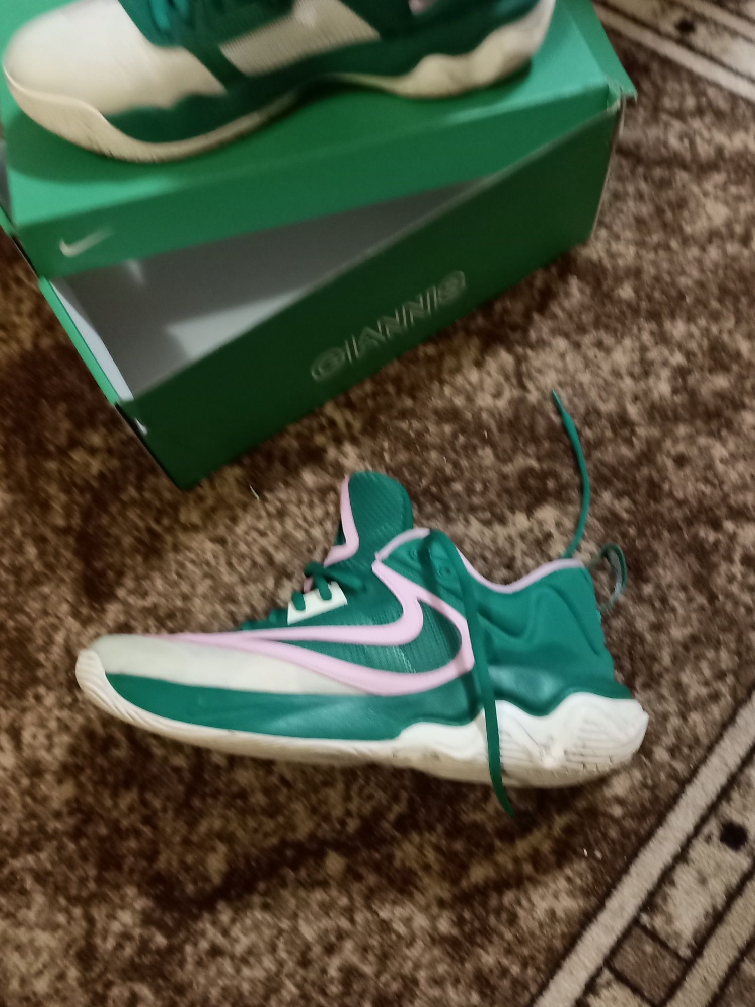 NIKE GIANNIS 43номер...