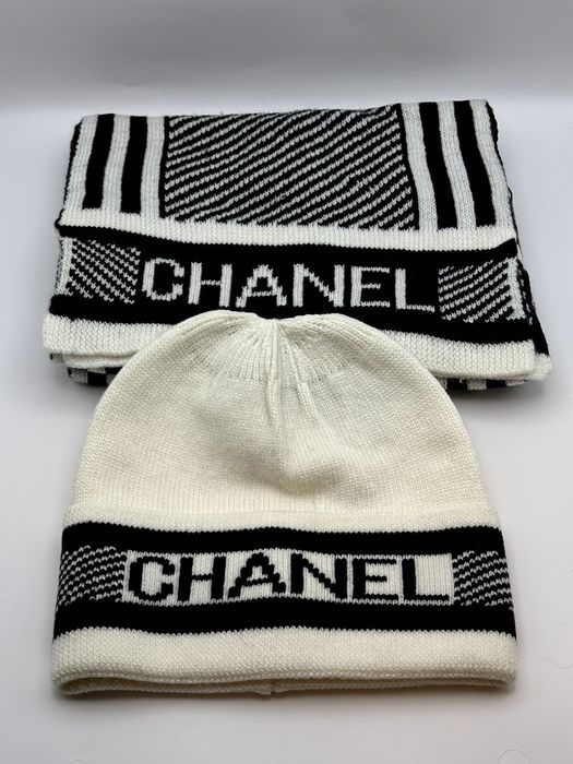 Set Fular + Caciula Chanel