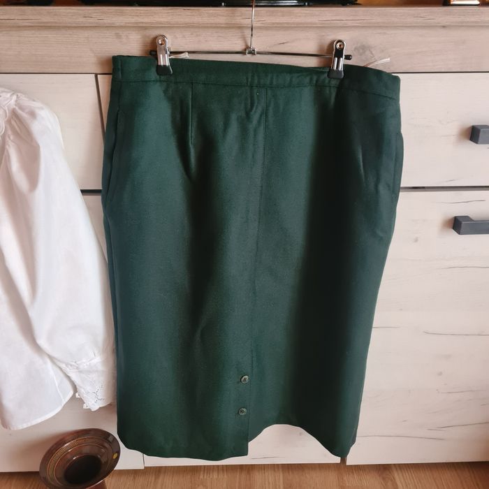 Vand fustă groasă din stofa de lână