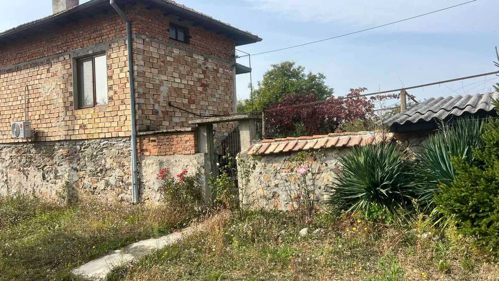 Ексклузивно! Двуетажна къща в село Дюлево