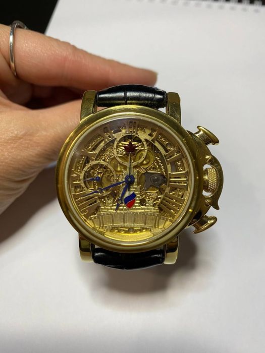 Редкие часы ручной работы.