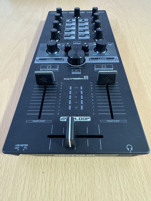 Mobile Dj Setup - Reloop Mixtour + iPad Air 2 LTE 64GB