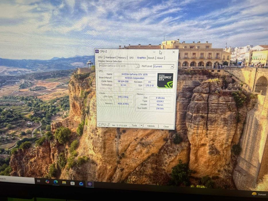 Продавам стартов супер бюджетен гейминг компютър с