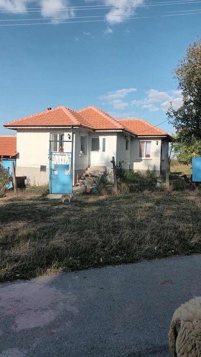 Къща в с. Глашатай, Община Антоново