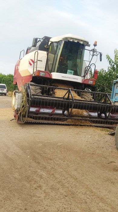 Vektor 410 kombayni ideal holatda