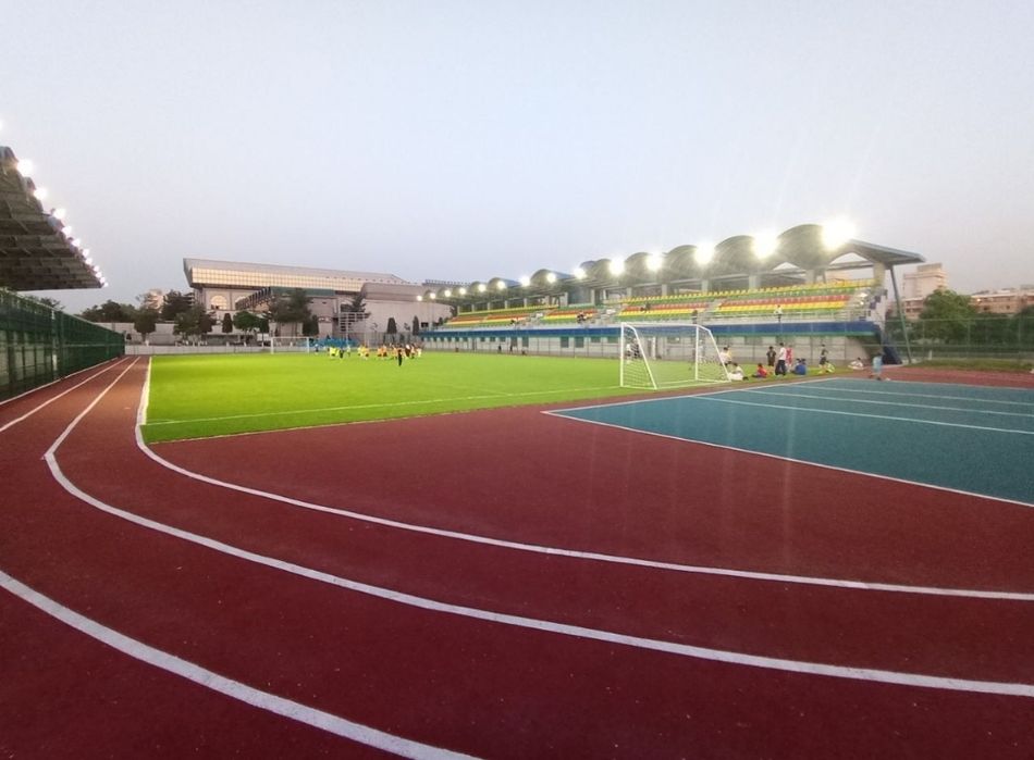Futbol Polya 65m x 36m