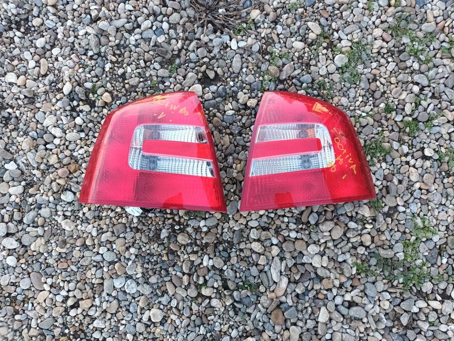 ляв и десен стоп за шкода октавия октавиа 2 седан SKODA OCTAVIA II