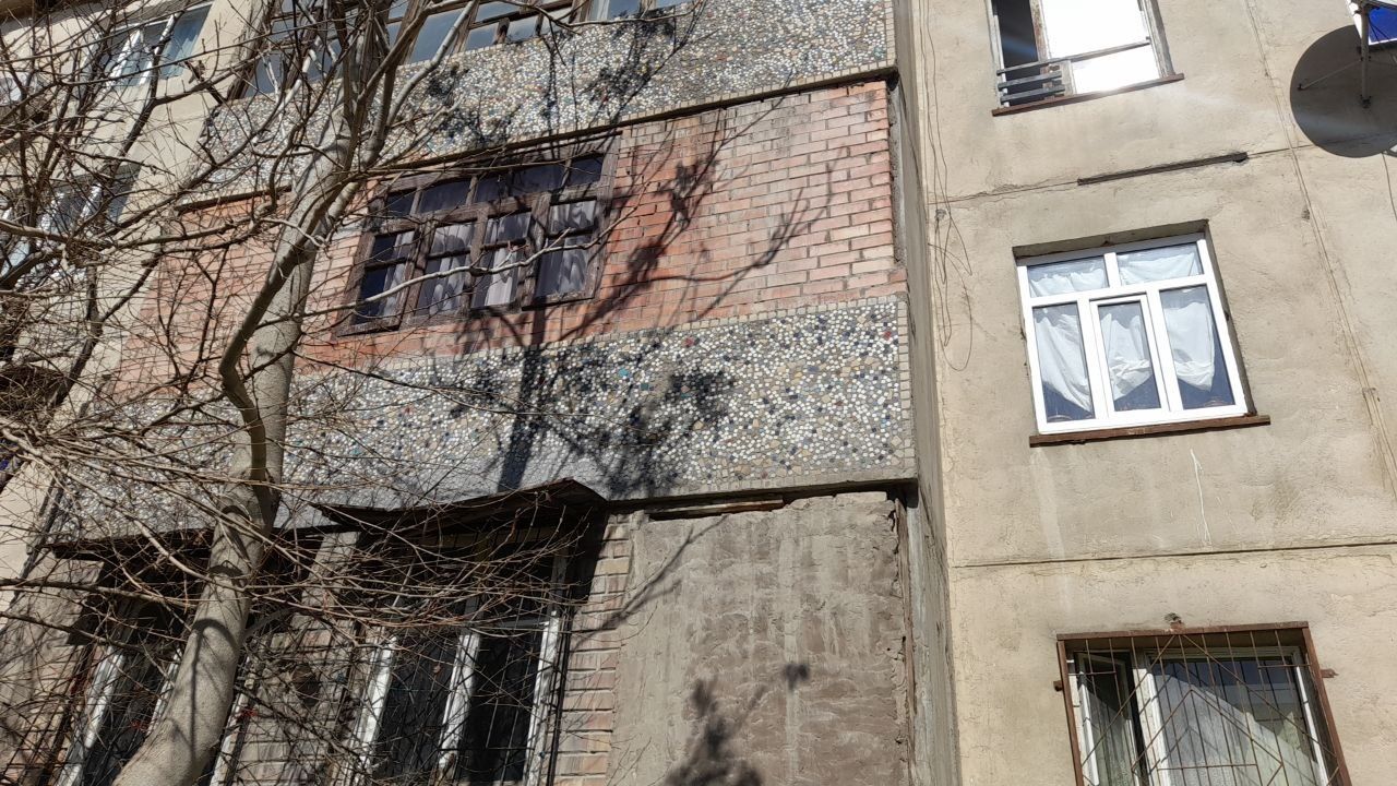 Срочно 2этаж 2xonali kv sotiladi  extirom 8dom