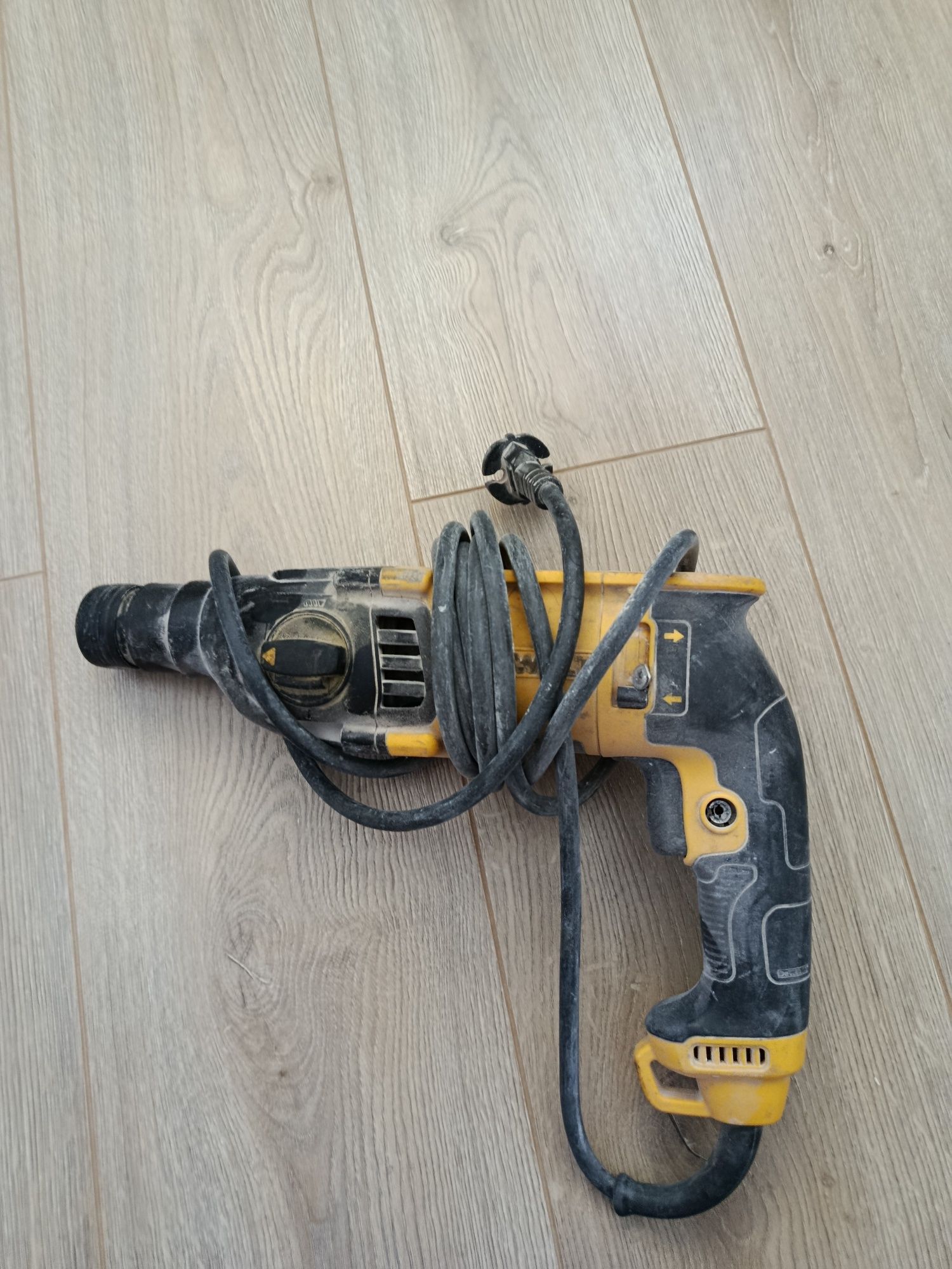 Перфоратор DeWalt
