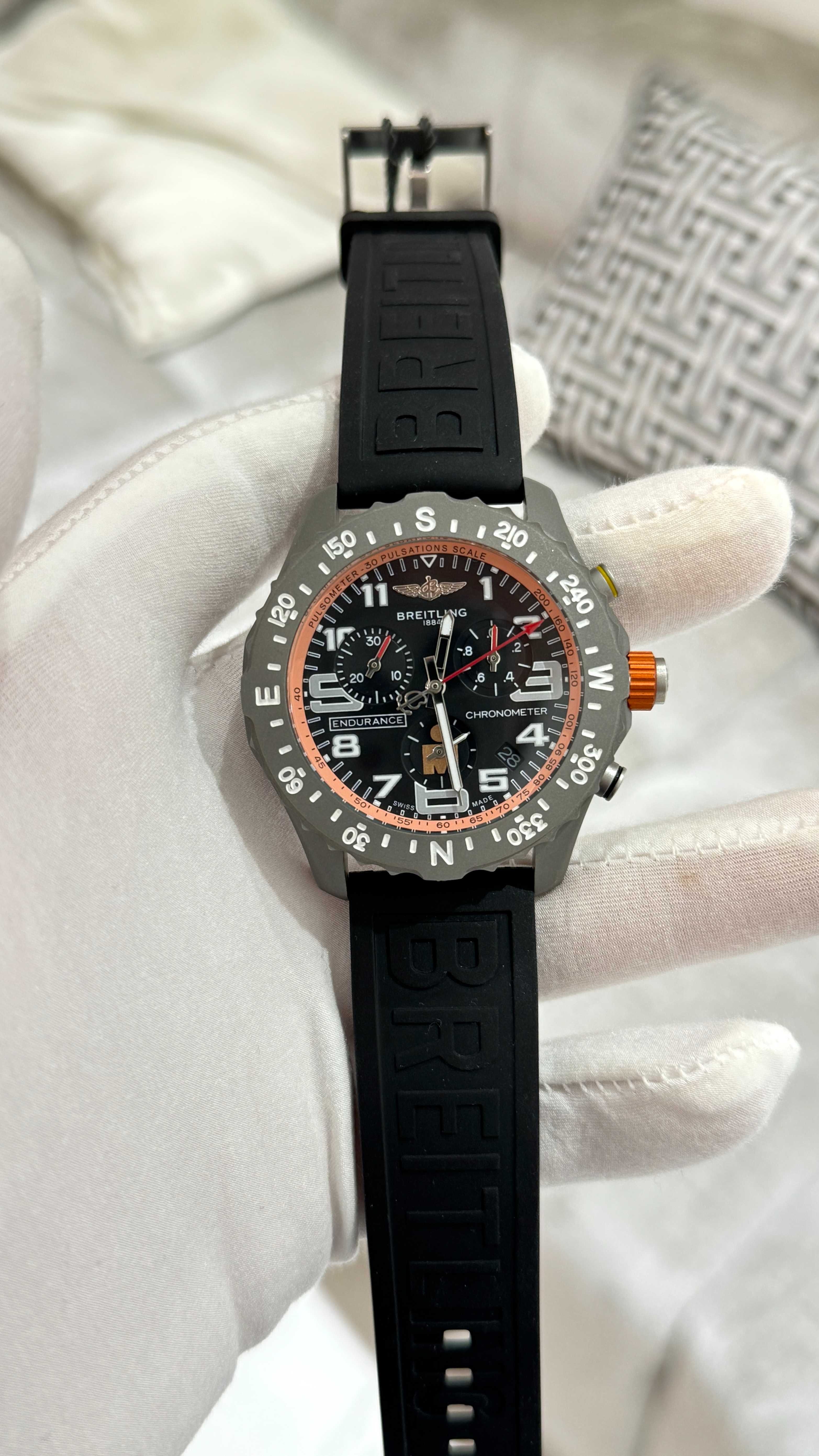 Breitling Endurance Pro Сив