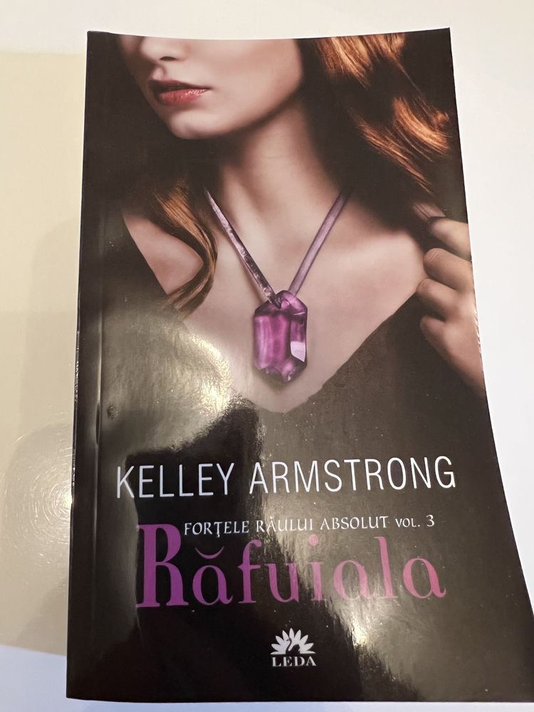 Trilogia “Fortele raului absolut” Kelley Armstrong