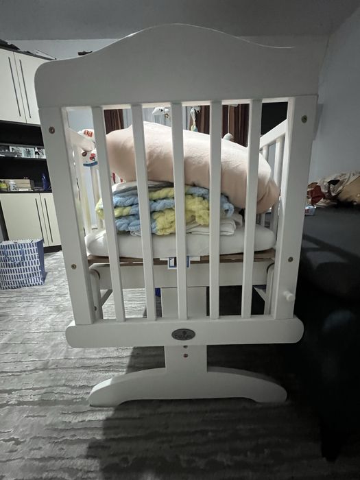 Pătuț legănător Babylo Anthea Glider Crib