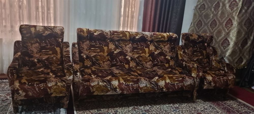 Диван и кресла.сотилади