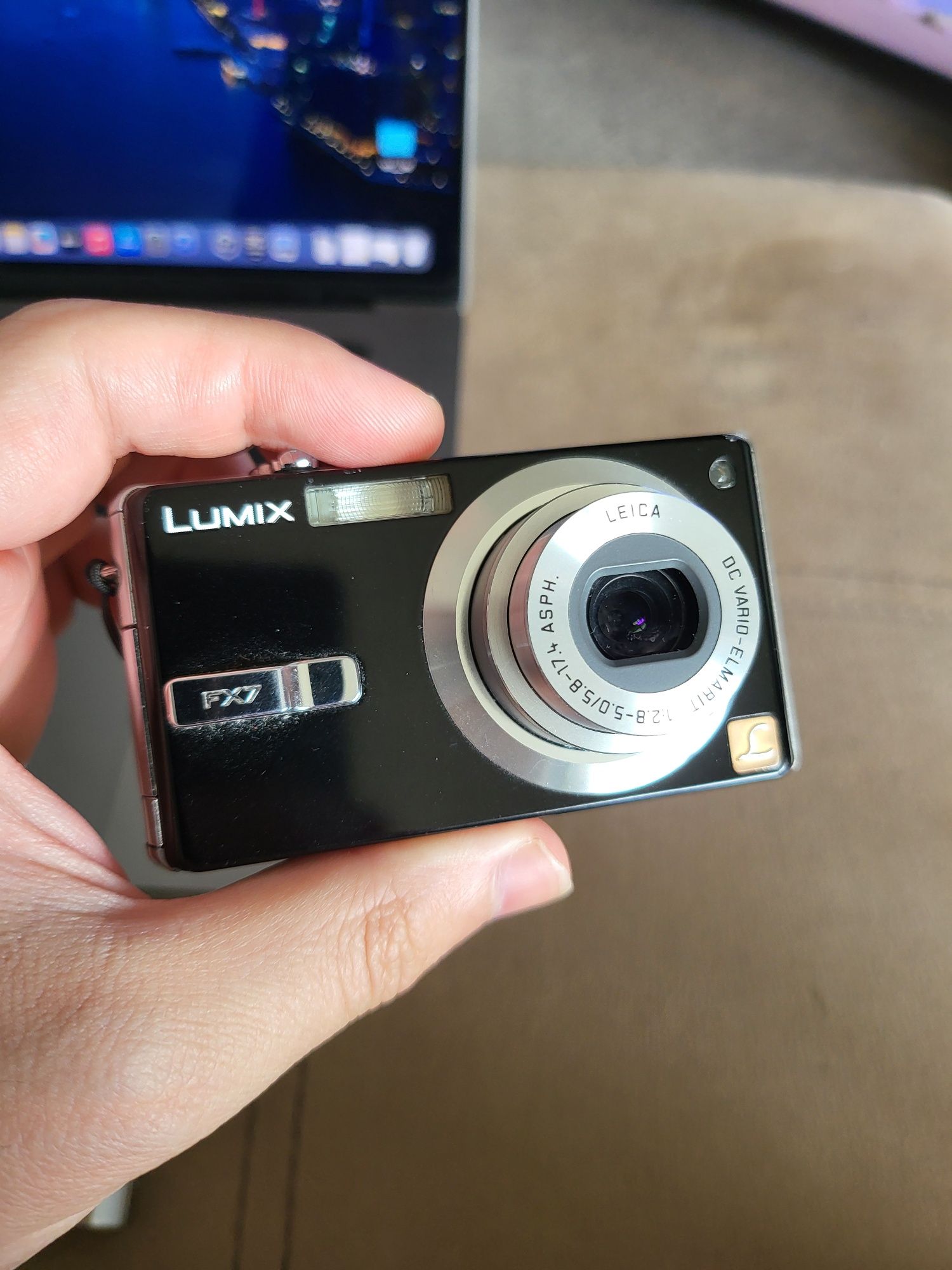 Sony T300 и Panasonic FX7 фотоапарати