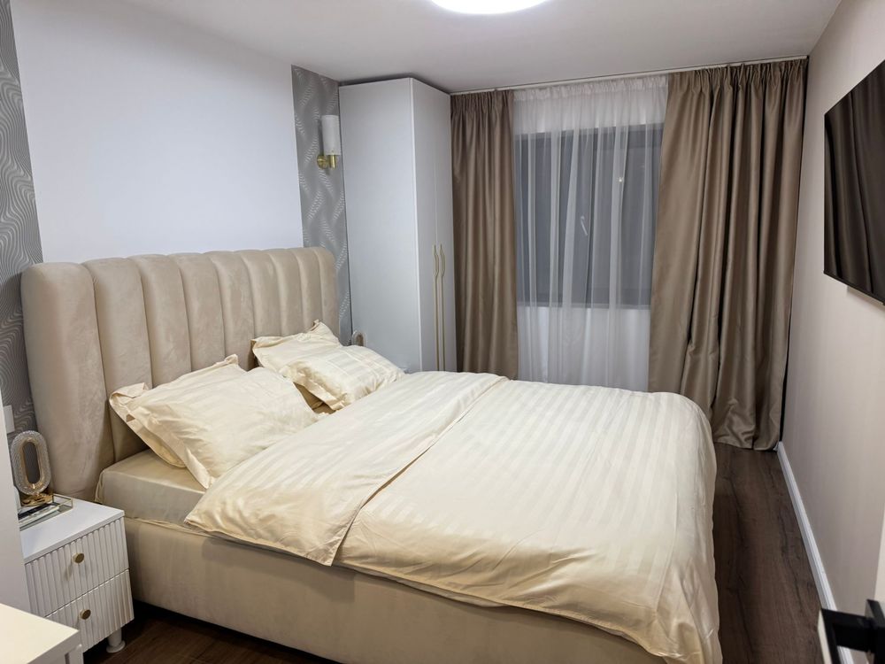 Vand apartament cu 3 camere