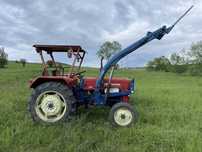 Tractor International cu încărcător frontal