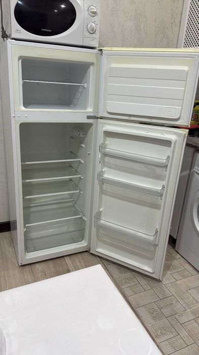 Продам б/у холодильник Midea