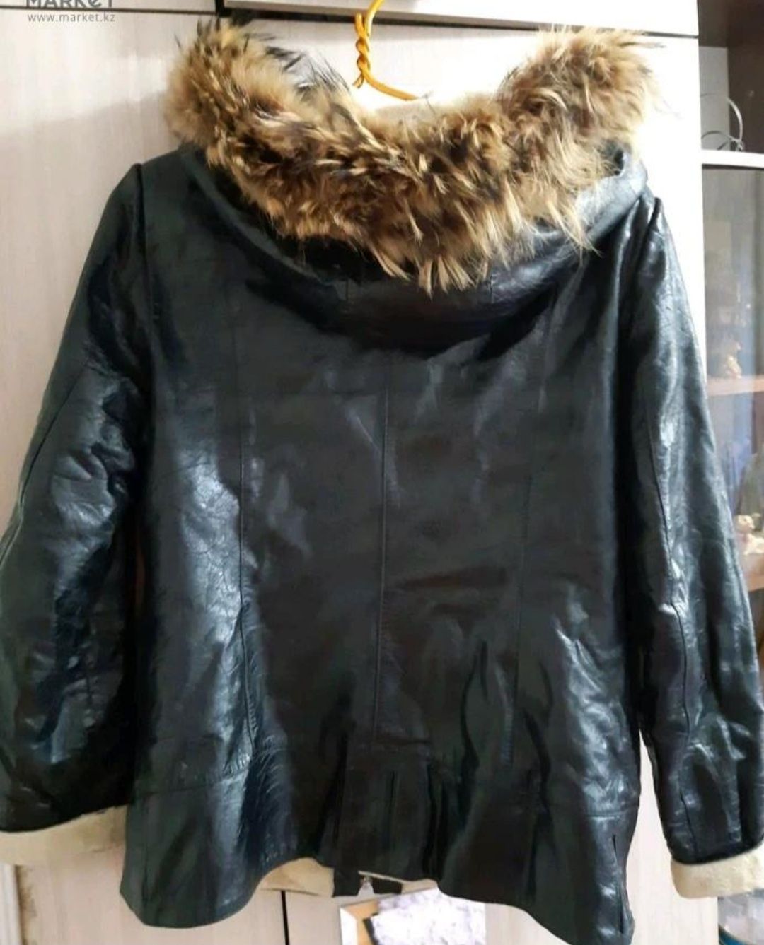 Срочно продаю тёплую кожаную зимнюю куртку