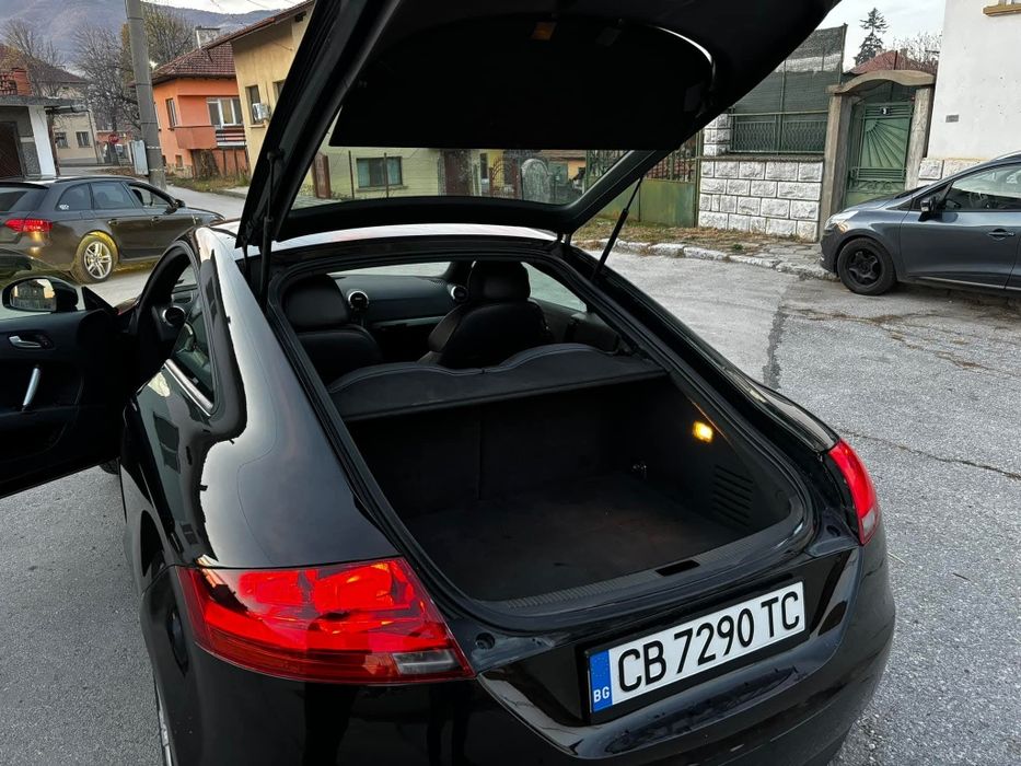 Audi TT новият модел всичко редовно и обслужено